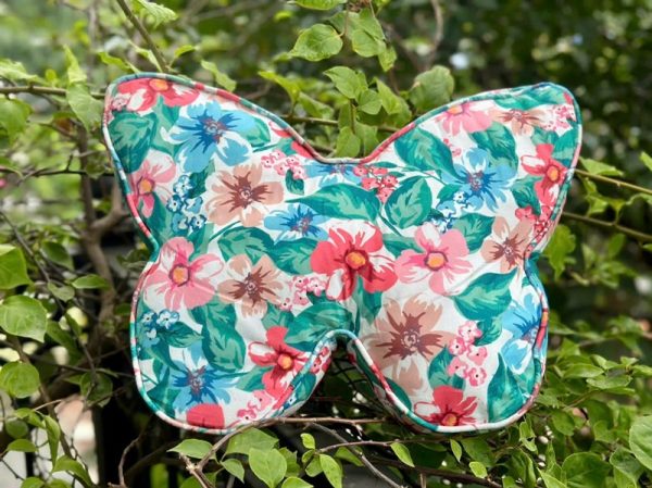 NC145_M4 - Gối hoa hình bướm, size 48cm x 36cm, mẫu 4